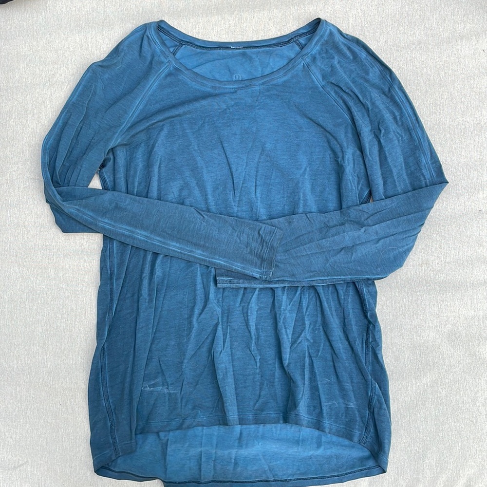 LuLuLemon workout top, great for winter running